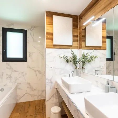 Luxe Spacieux, Piscine Chauffee, Vue Et Montagnes, Proximite Immediate Pistes 샬레 레장글